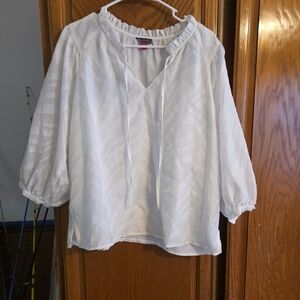 Vince Camuto White Textured Blouse Size Medium
